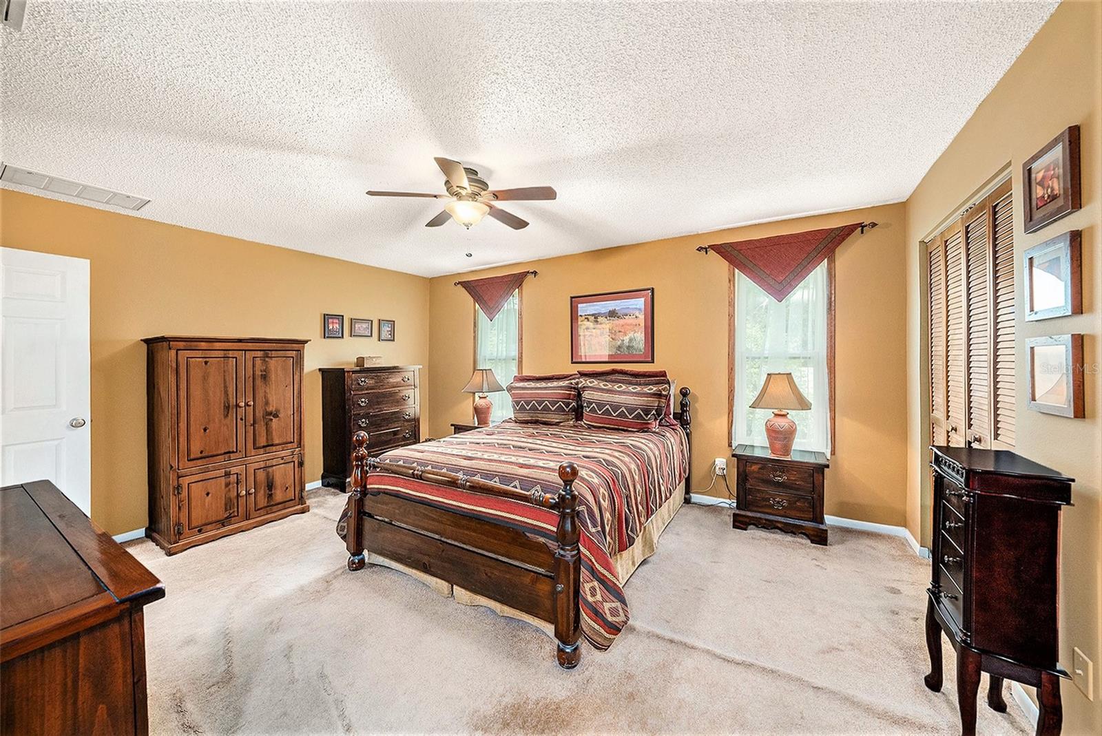 Listing photo id 18 for 6709 Peachtree Drive