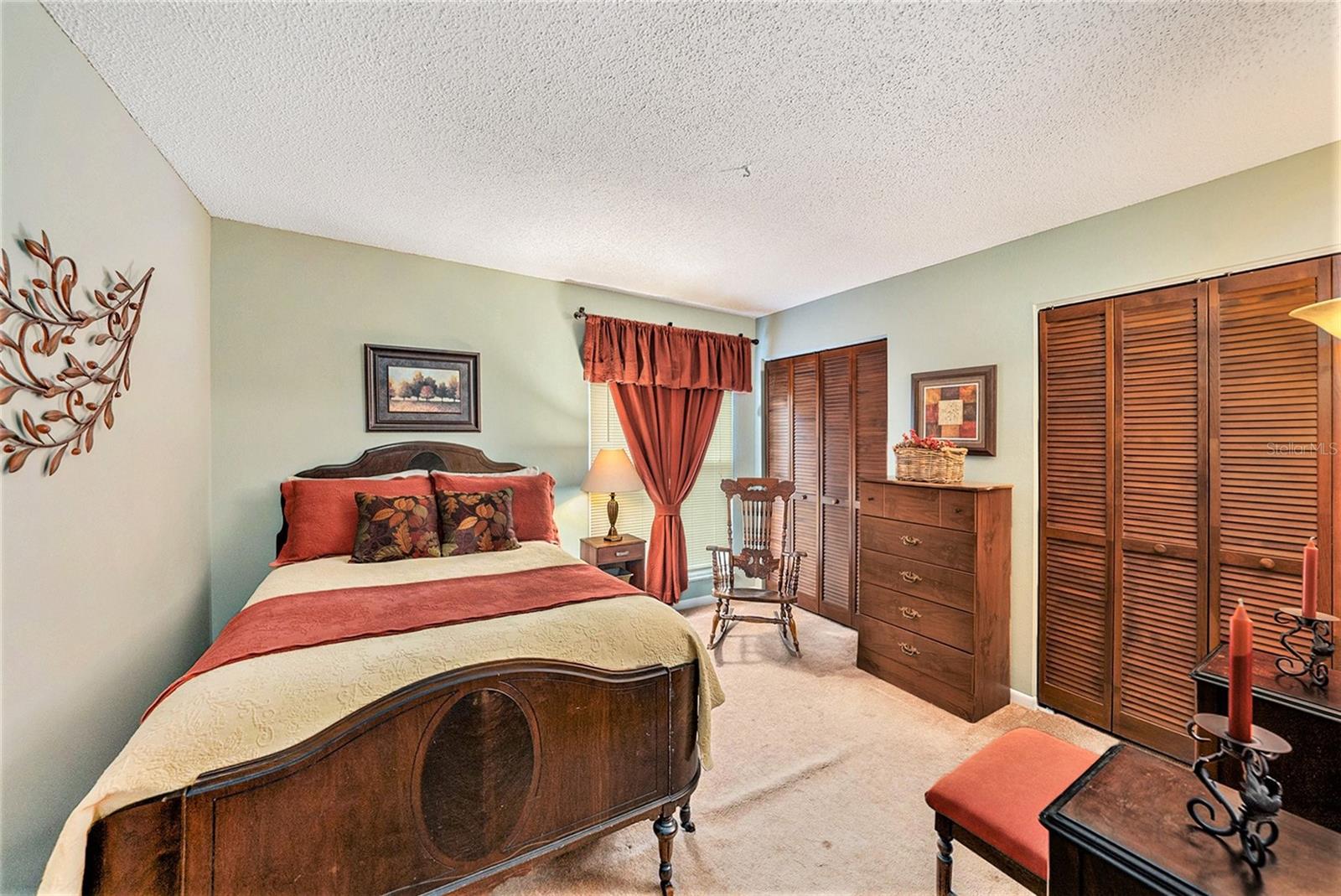 Listing photo id 20 for 6709 Peachtree Drive