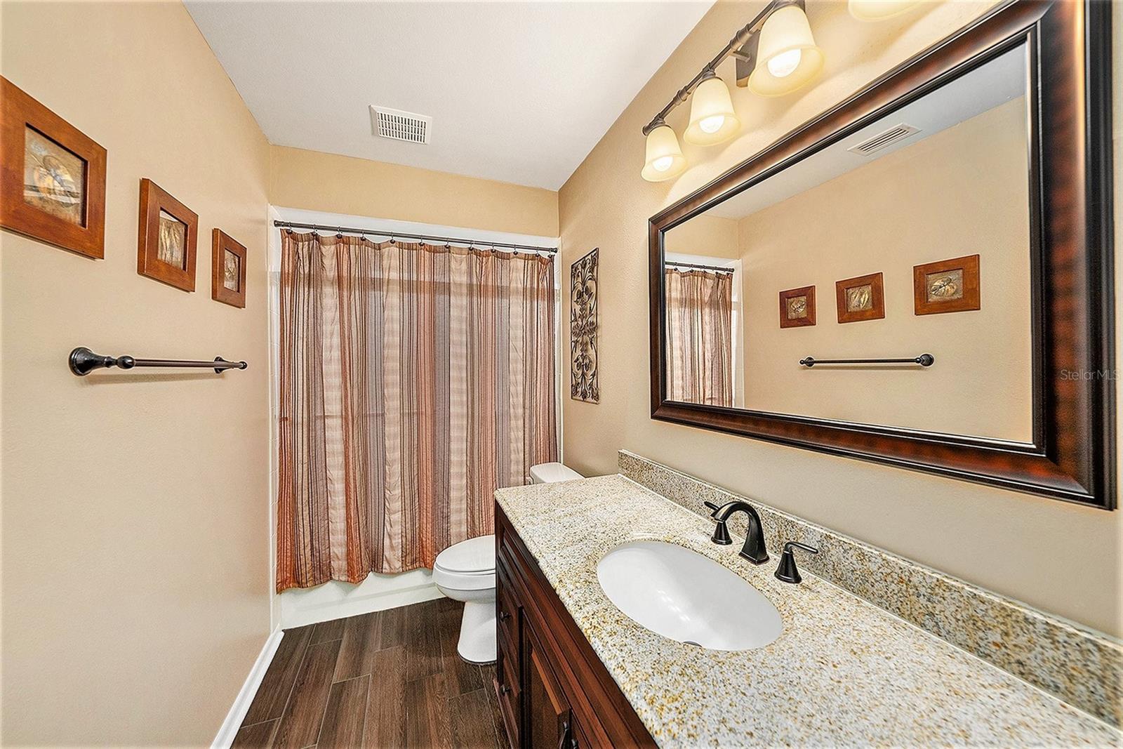Listing photo id 21 for 6709 Peachtree Drive