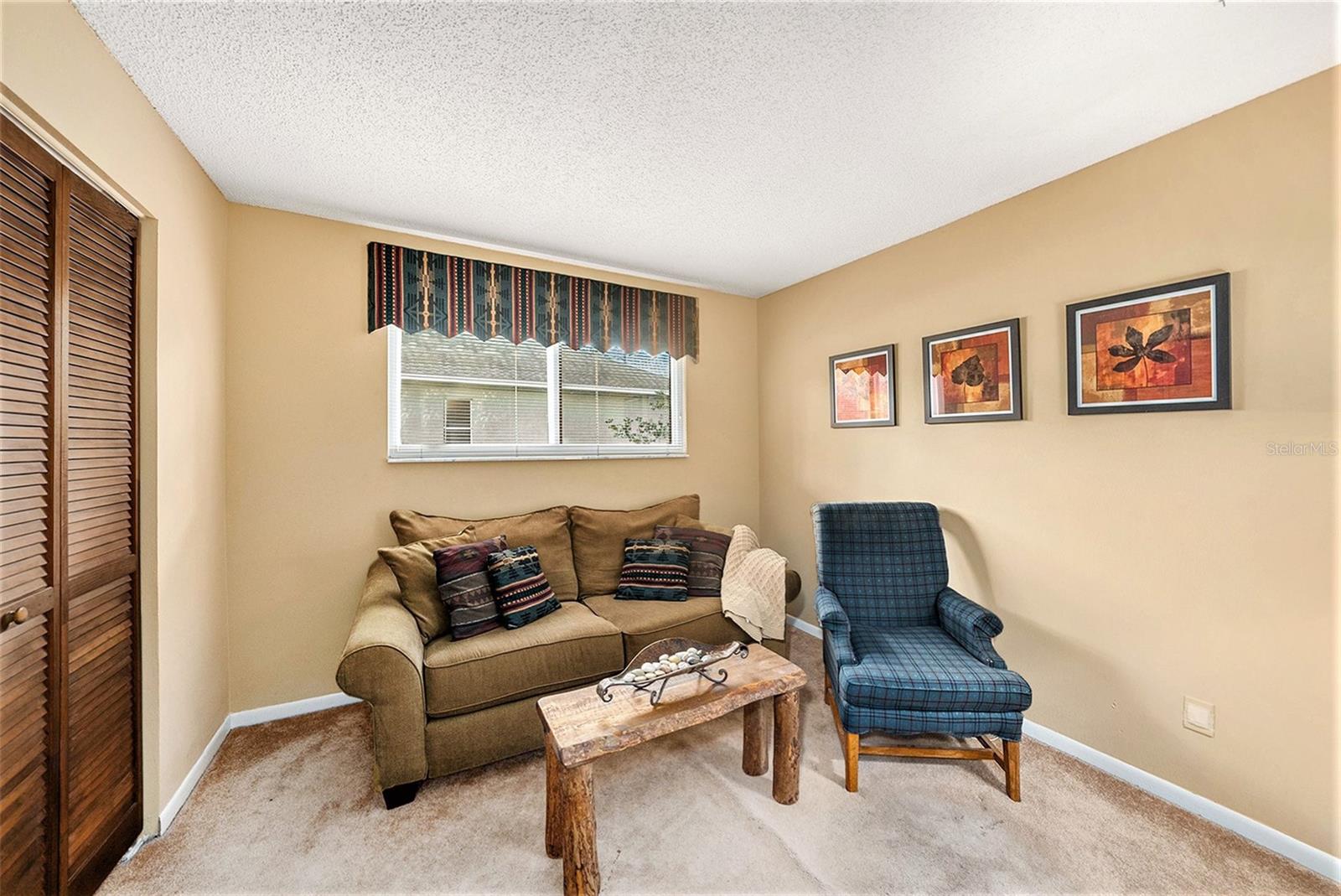 Listing photo id 22 for 6709 Peachtree Drive