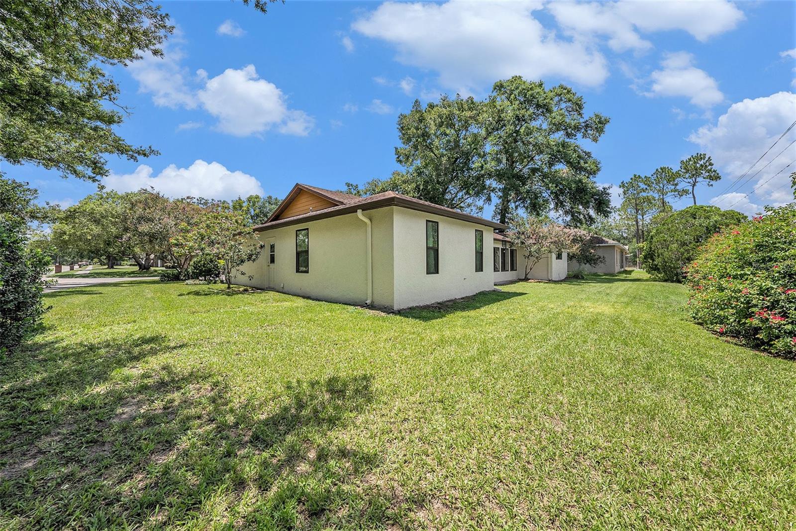 Listing photo id 24 for 6709 Peachtree Drive