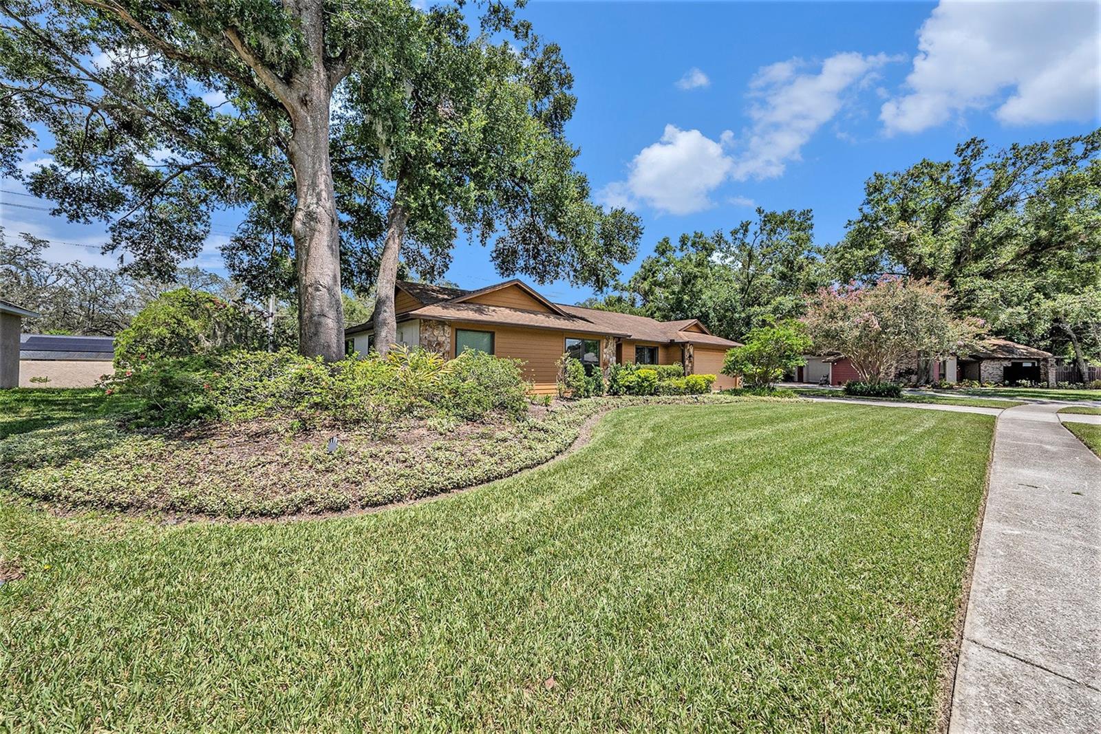 Listing photo id 31 for 6709 Peachtree Drive