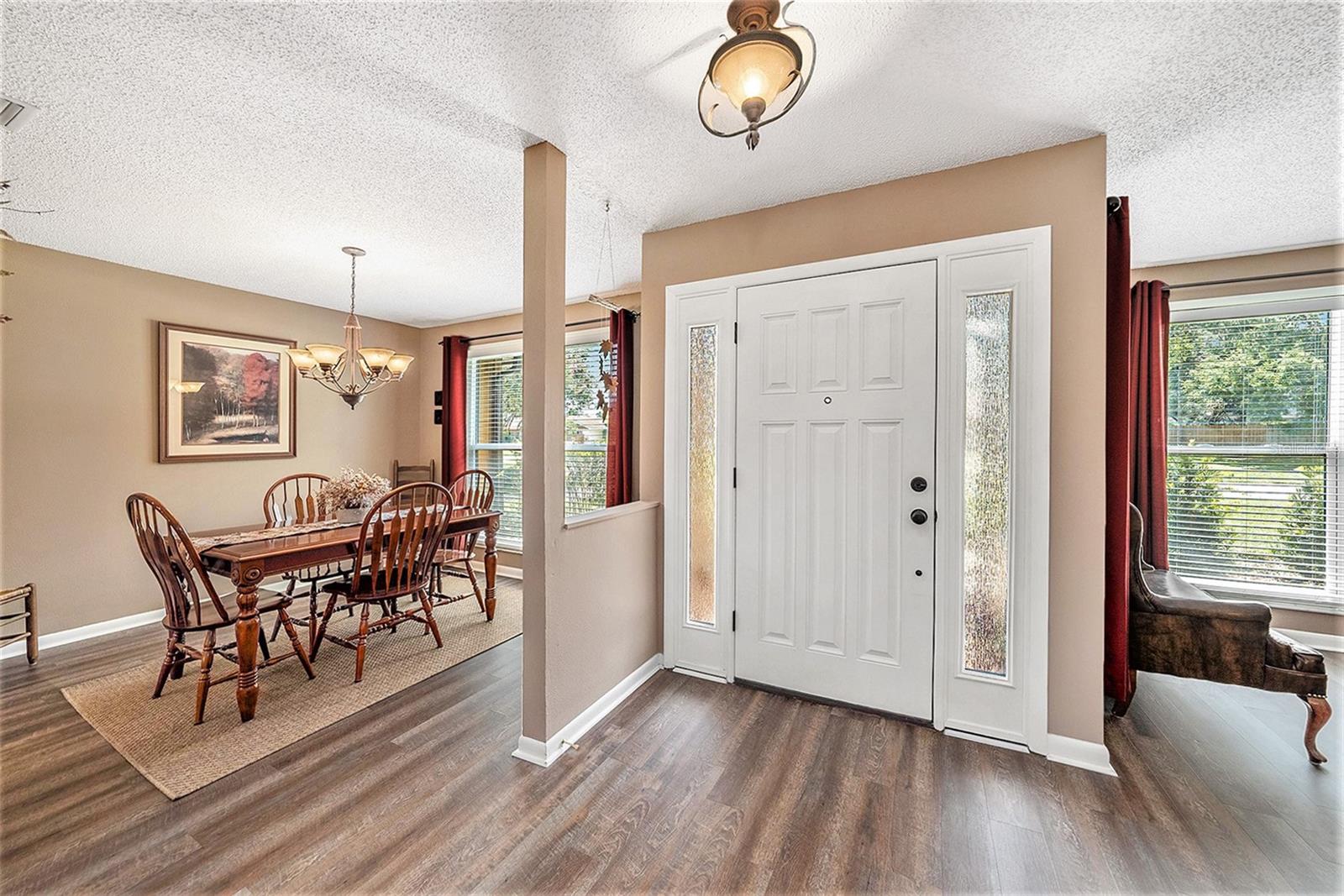 Listing photo id 4 for 6709 Peachtree Drive