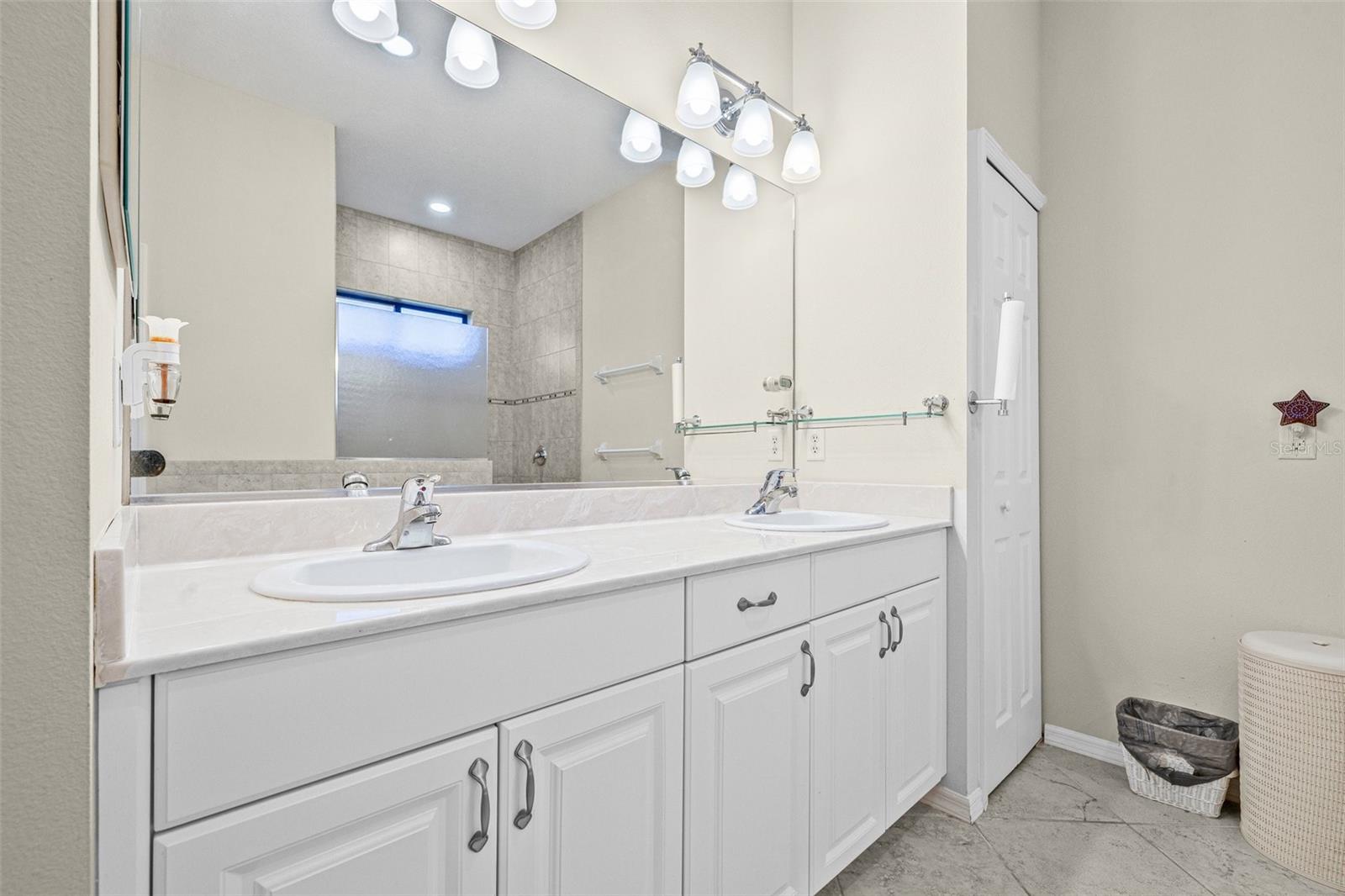 Image 11 of 47 For 15420 27th Court E