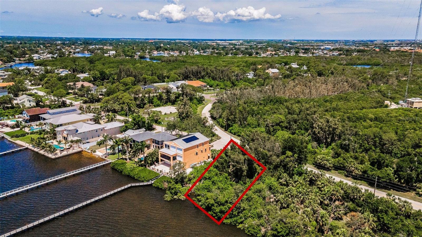 Listing photo id 1 for Weedon Drive Ne