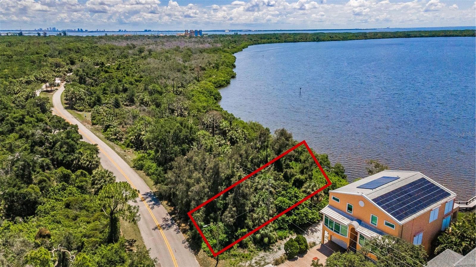 Listing photo id 4 for Weedon Drive Ne