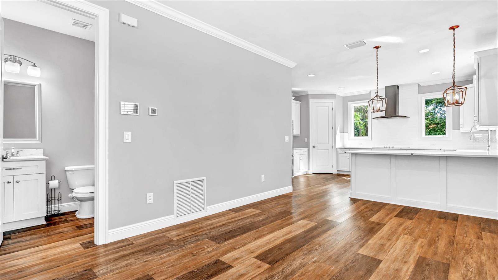 Image 14 of 39 For 3008 Julia Street 2