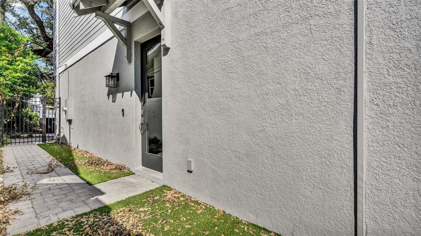 Image 34 of 39 For 3008 Julia Street 2