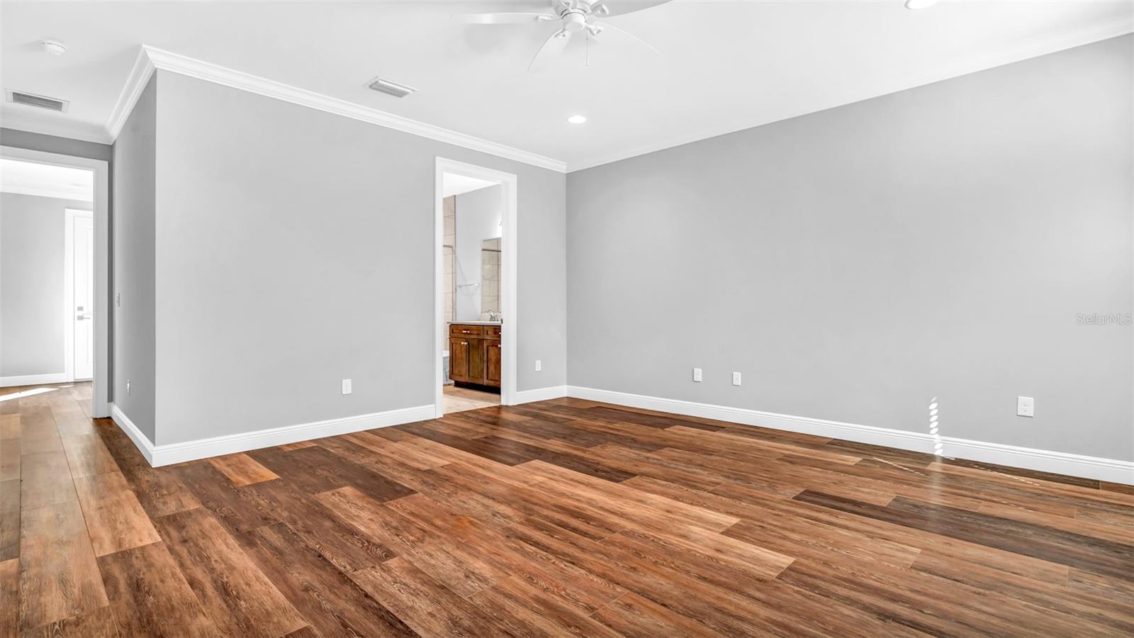 Image 7 of 39 For 3008 Julia Street 2