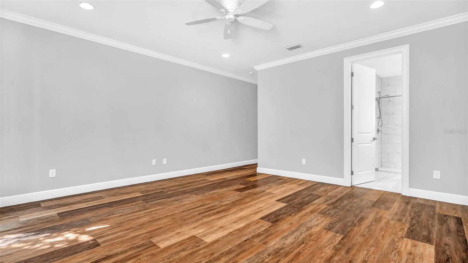 Image 8 of 39 For 3008 Julia Street 2