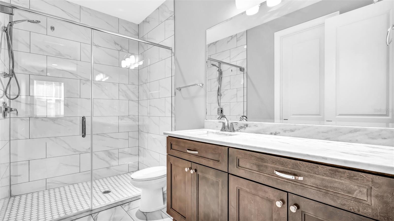 Image 9 of 39 For 3008 Julia Street 2