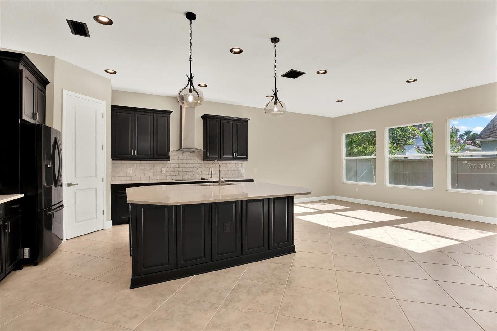 Image 5 of 65 For 2120 Gwynhurst Boulevard