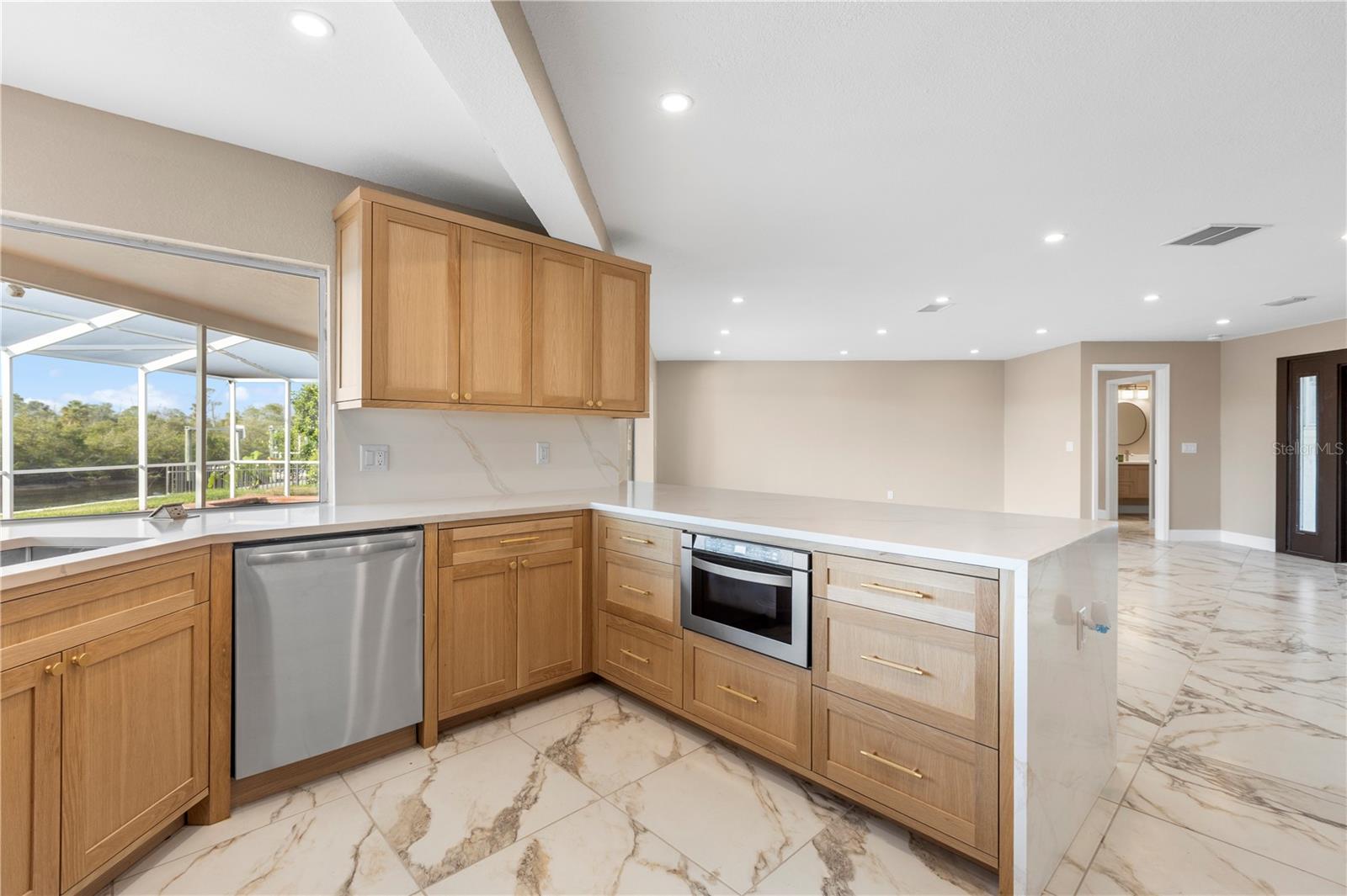 Image 11 of 46 For 4157 Marine Parkway