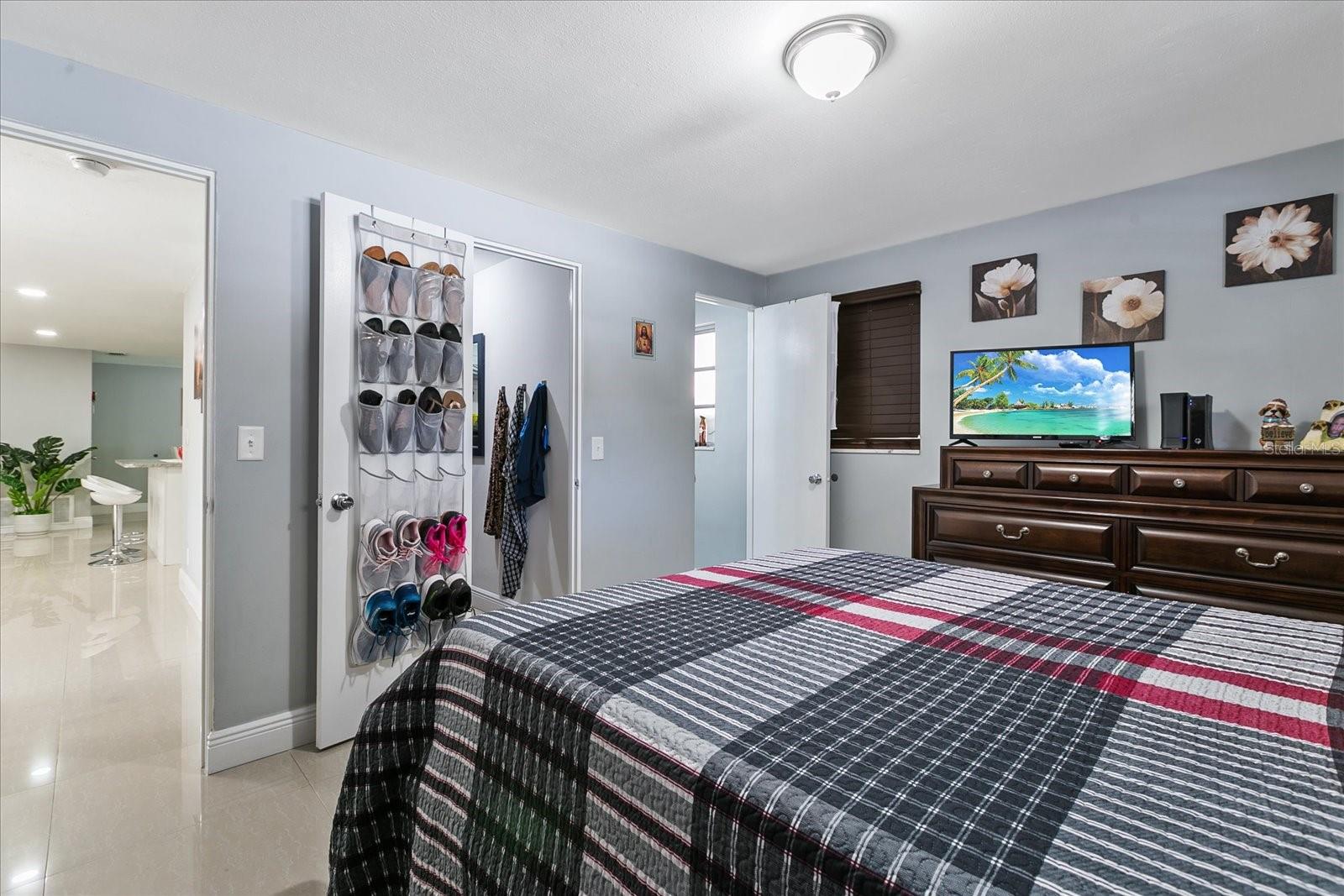 Image 22 of 41 For 8310 Pat Boulevard