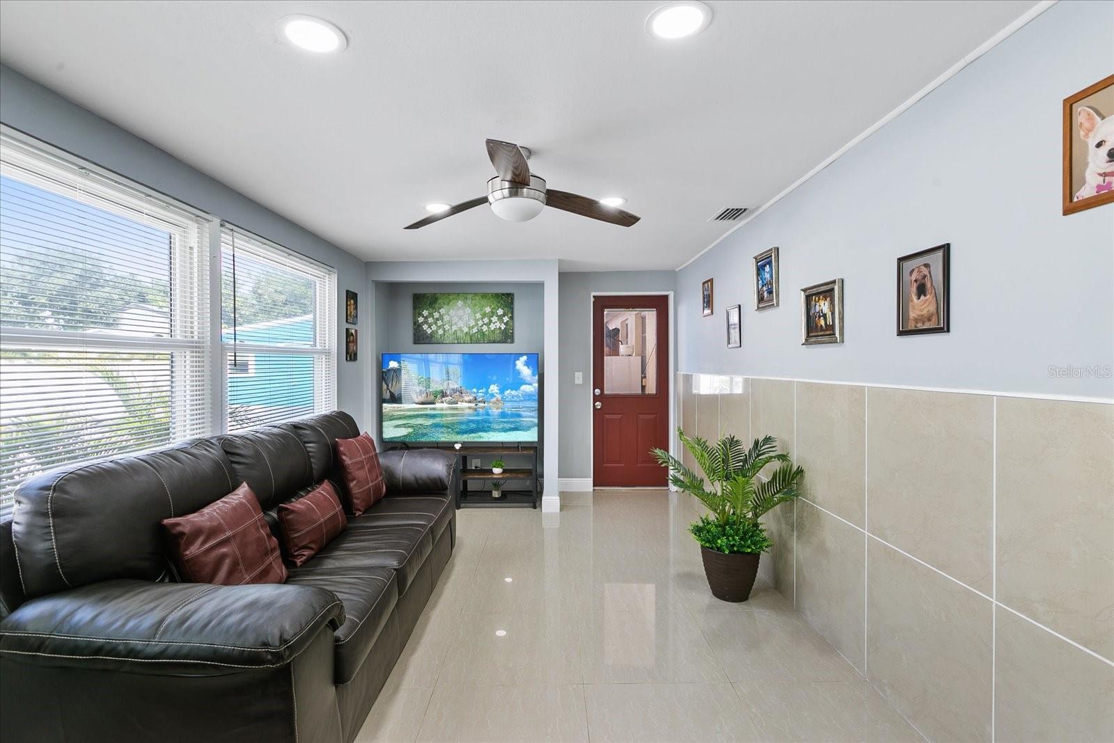 Image 24 of 41 For 8310 Pat Boulevard