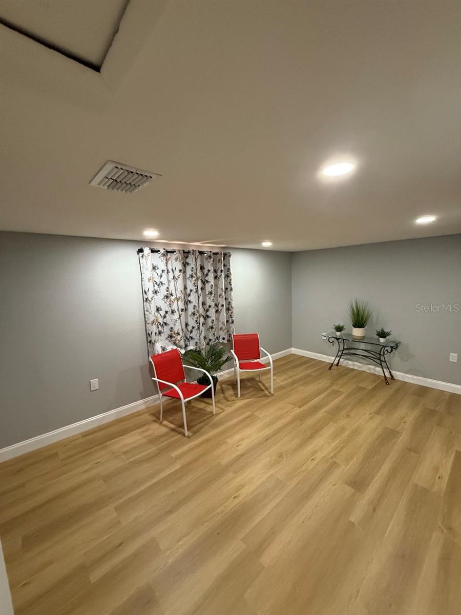 Image 33 of 41 For 8310 Pat Boulevard