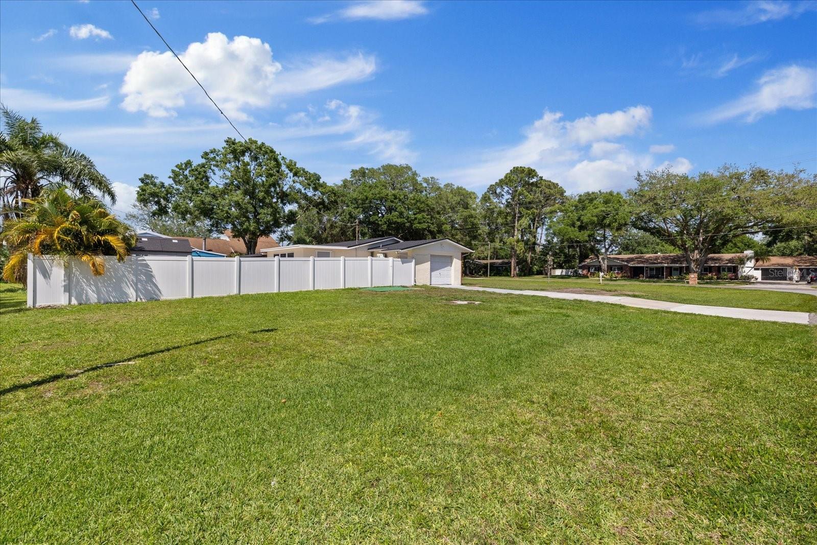 Image 5 of 41 For 8310 Pat Boulevard