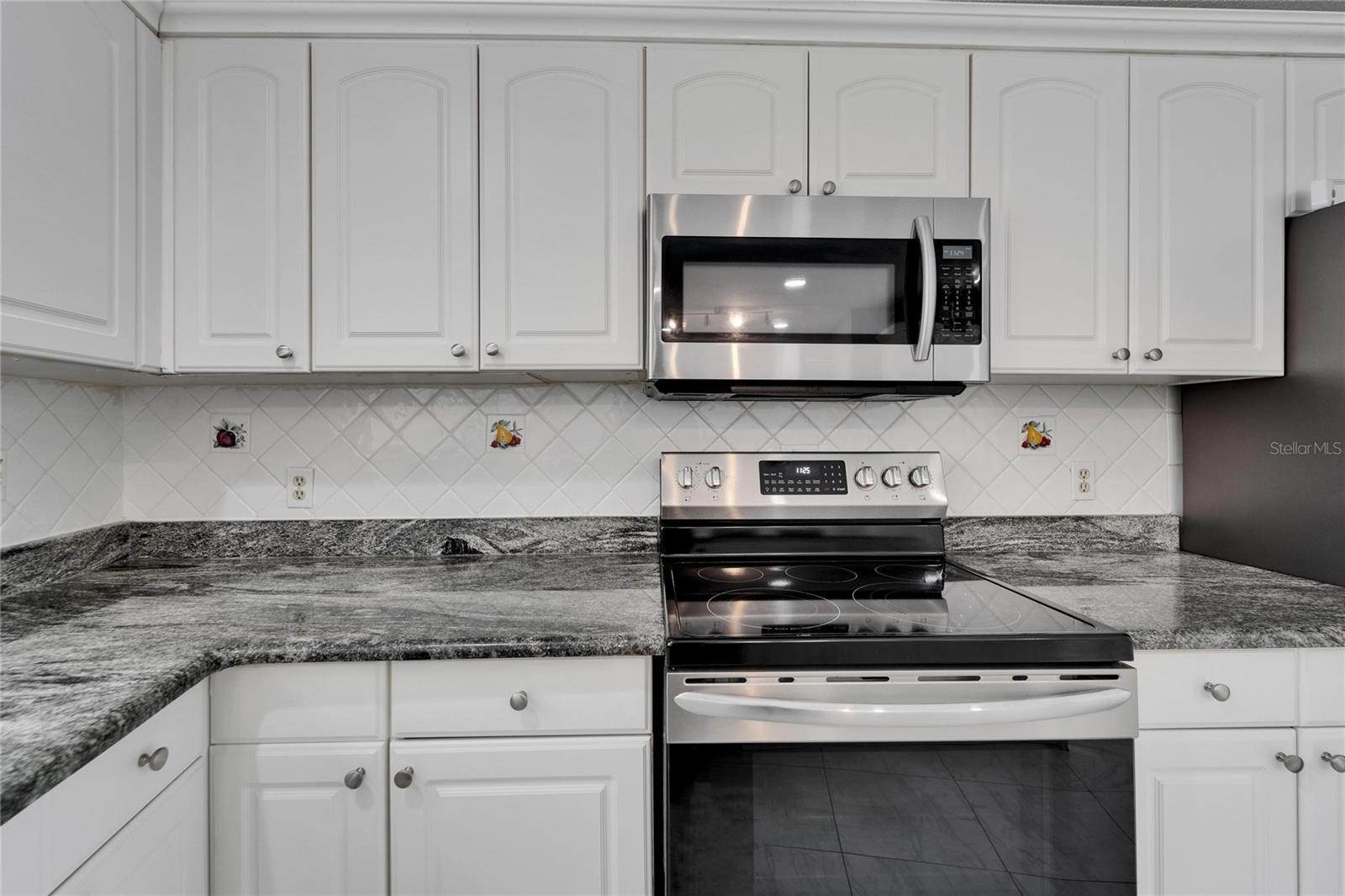Image 19 of 59 For 9403 Bellhaven Street