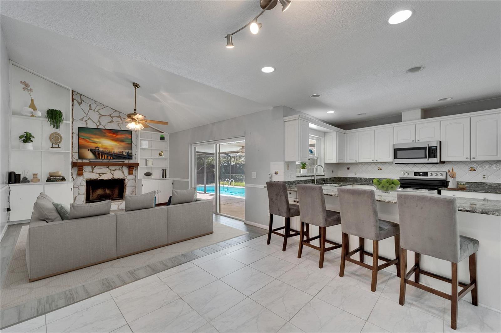 Image 21 of 59 For 9403 Bellhaven Street