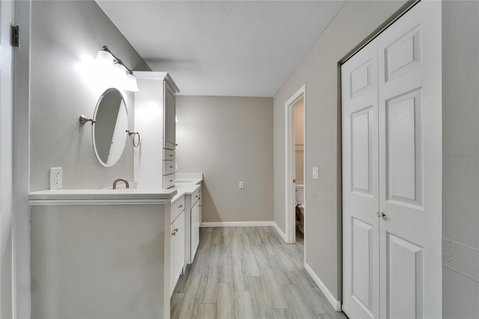 Image 26 of 59 For 9403 Bellhaven Street