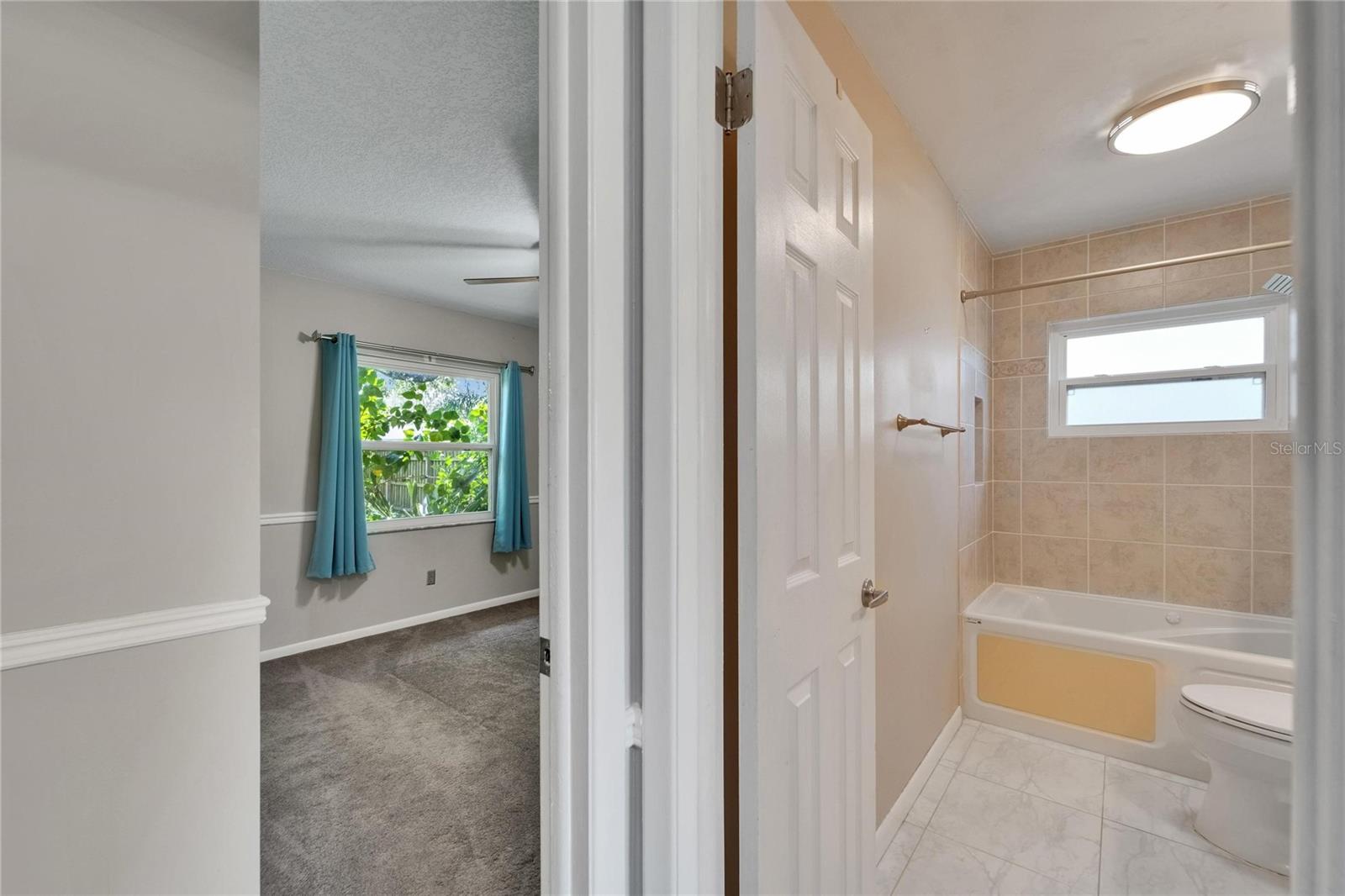 Image 36 of 59 For 9403 Bellhaven Street