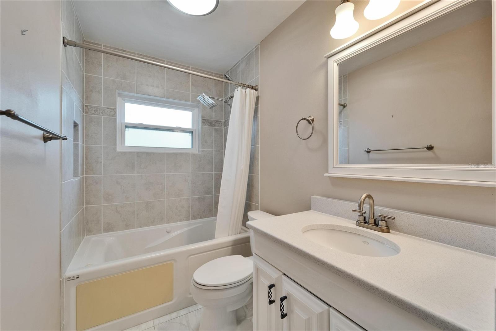 Image 38 of 59 For 9403 Bellhaven Street