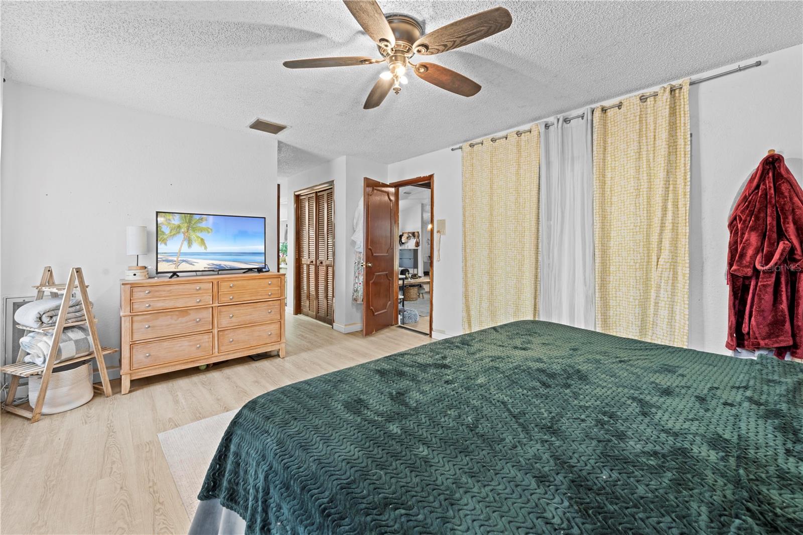 Image 30 of 53 For 8268 Garrison Street