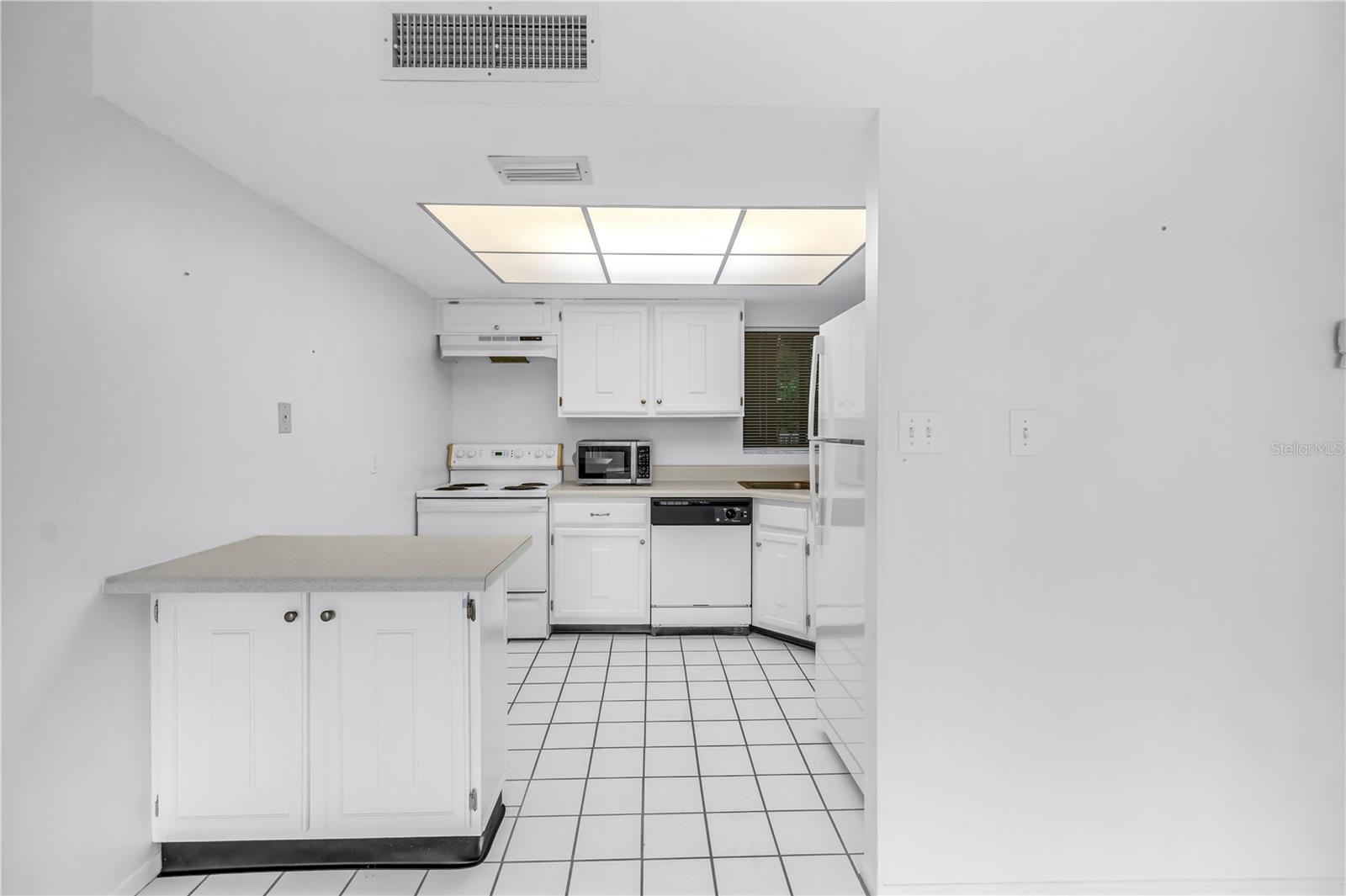 Image 11 of 53 For 500 Osceola Avenue 211