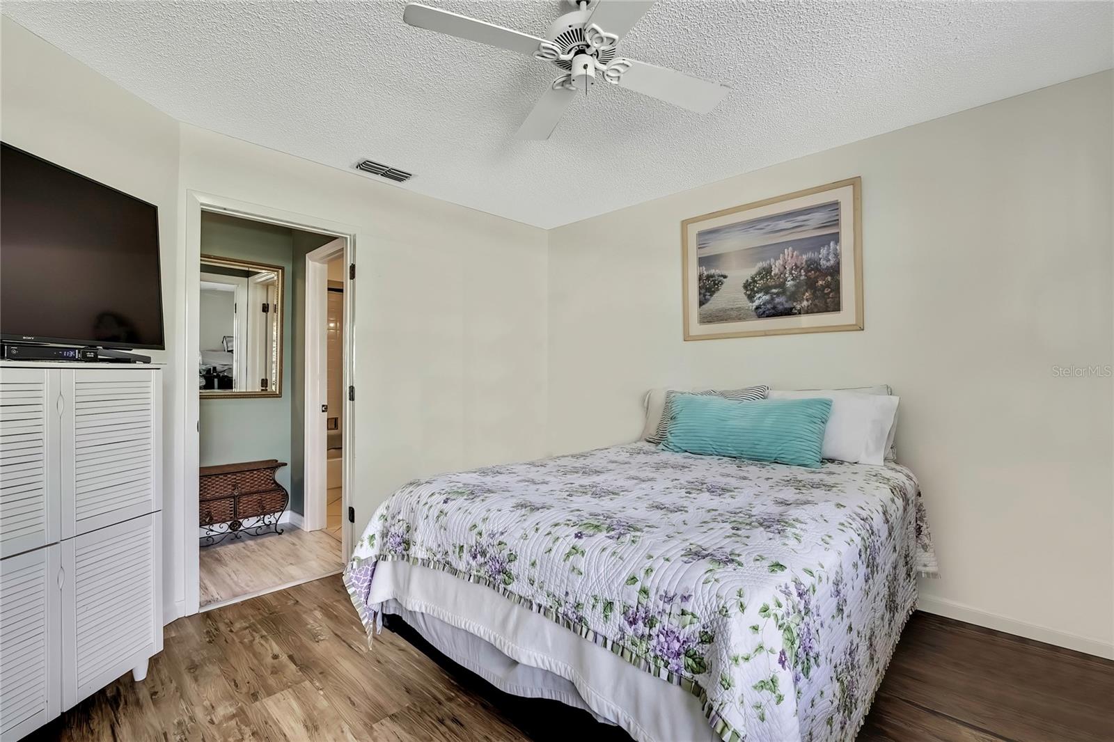 Image 12 of 20 For 6395 Pinestand Court
