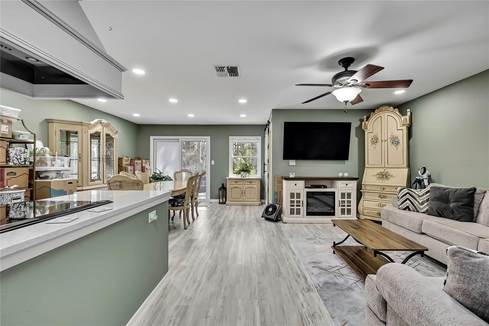 Image 2 of 20 For 6395 Pinestand Court