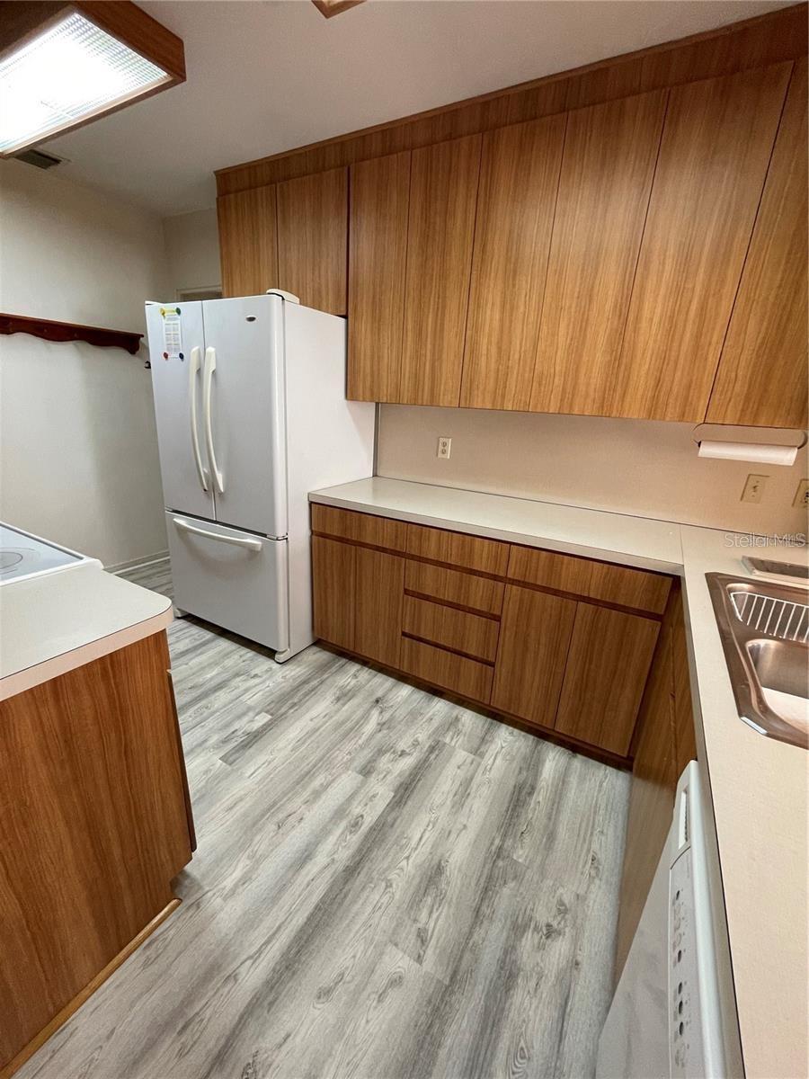 Image 10 of 21 For 273 Catalan Boulevard Ne