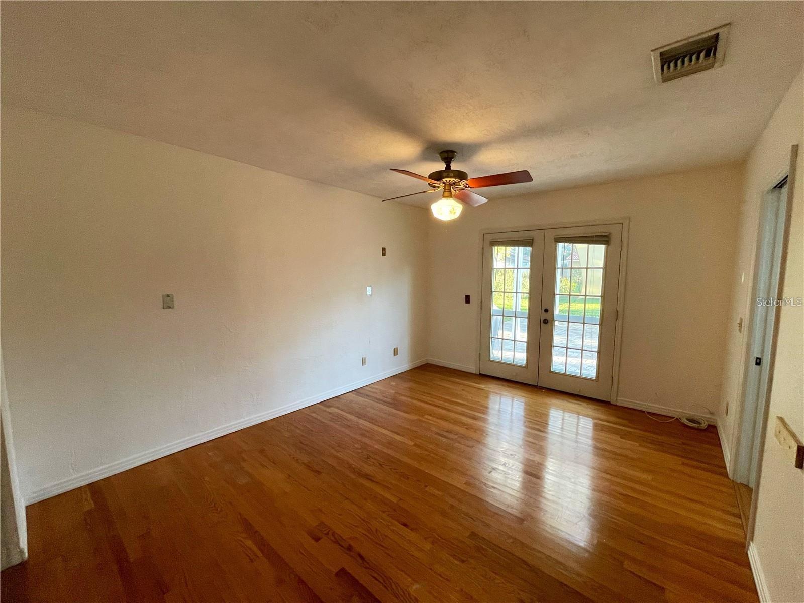 Image 12 of 21 For 273 Catalan Boulevard Ne