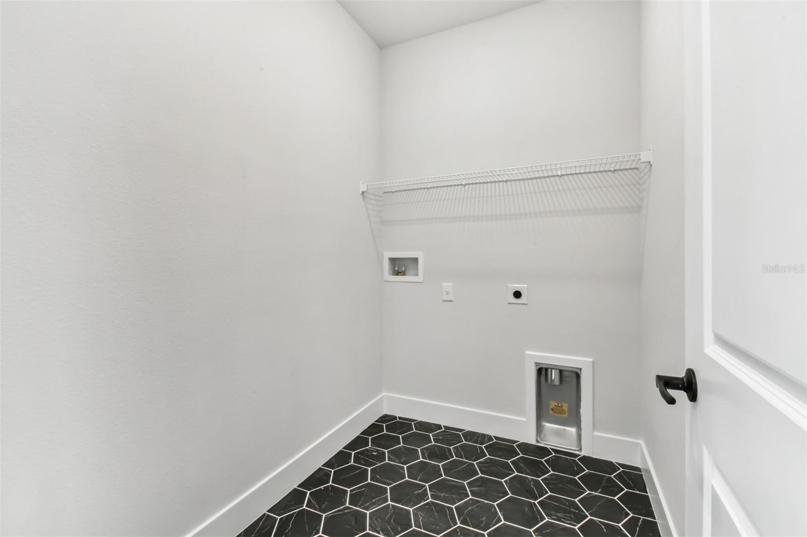 Image 32 of 42 For 31172 Pendleton Landing Circle