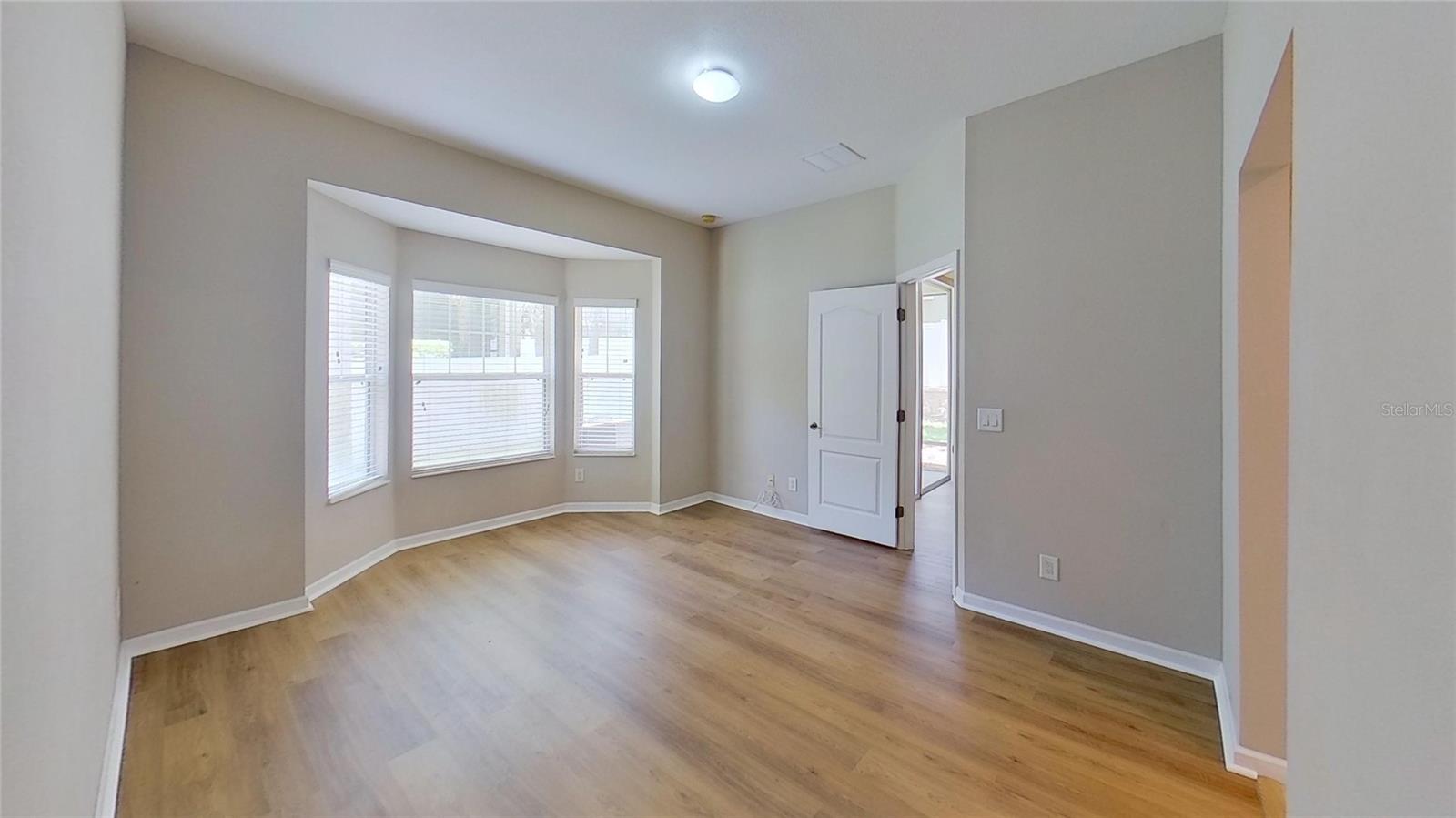 Image 18 of 68 For 10620 Whittington Court
