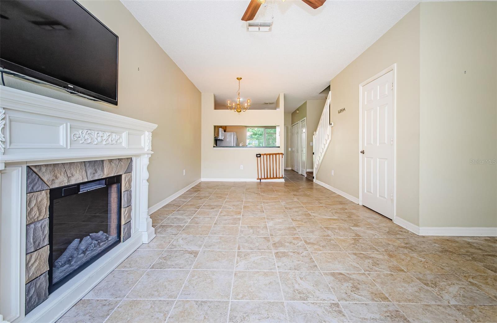 Image 3 of 27 For 1241 Redondo Way