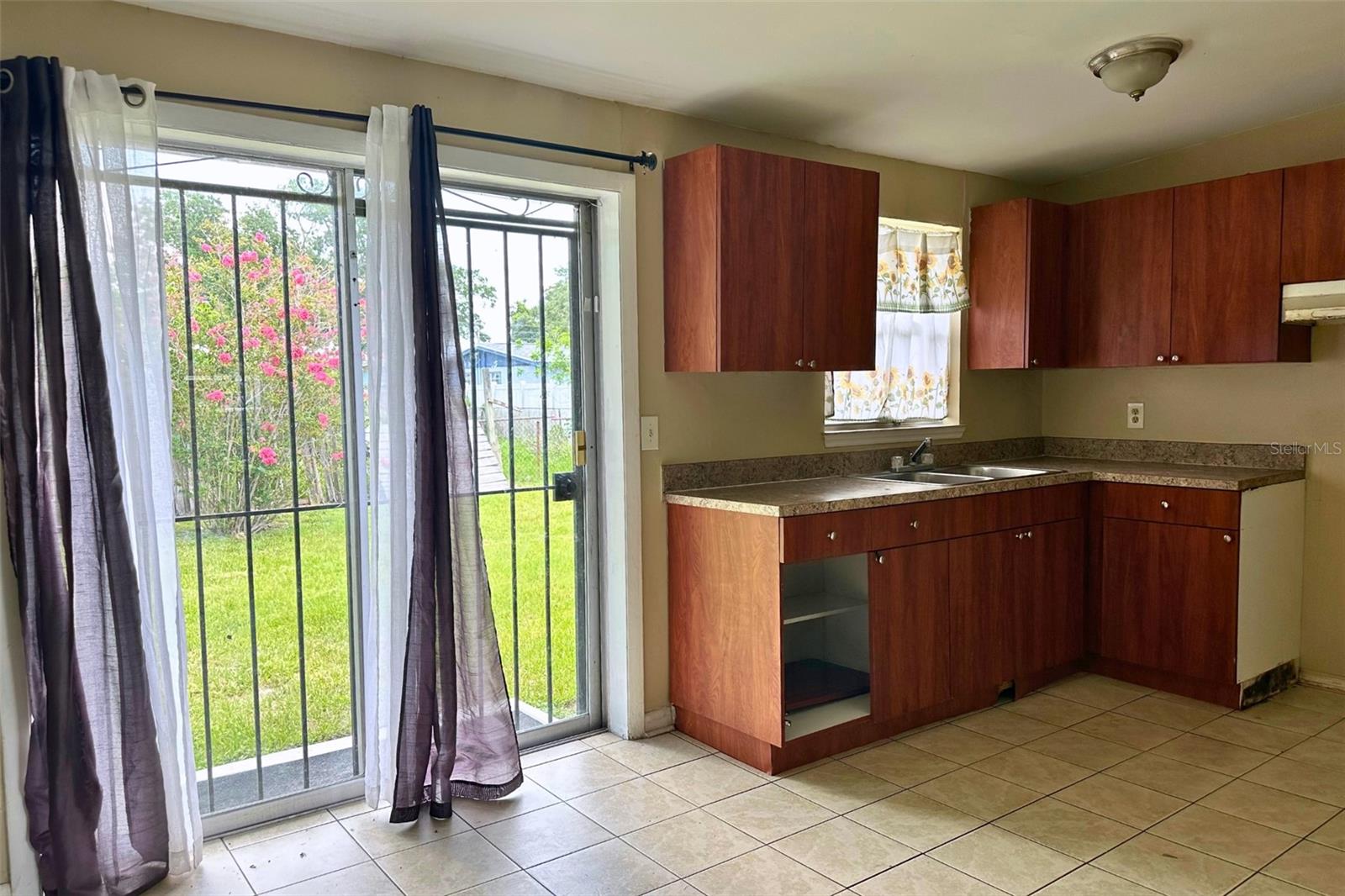 Image 7 of 14 For 5016 86th Street