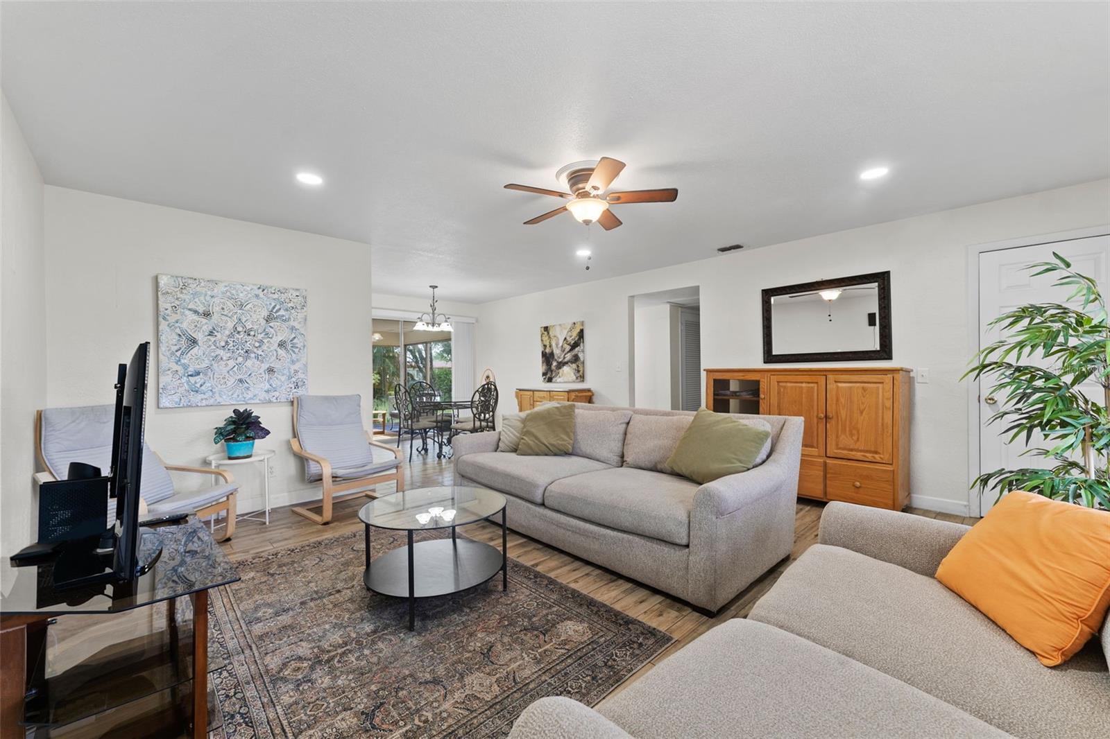 Image 5 of 27 For 4136 Whiting Drive Se