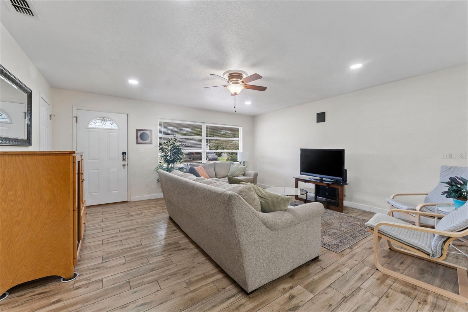 Image 6 of 27 For 4136 Whiting Drive Se