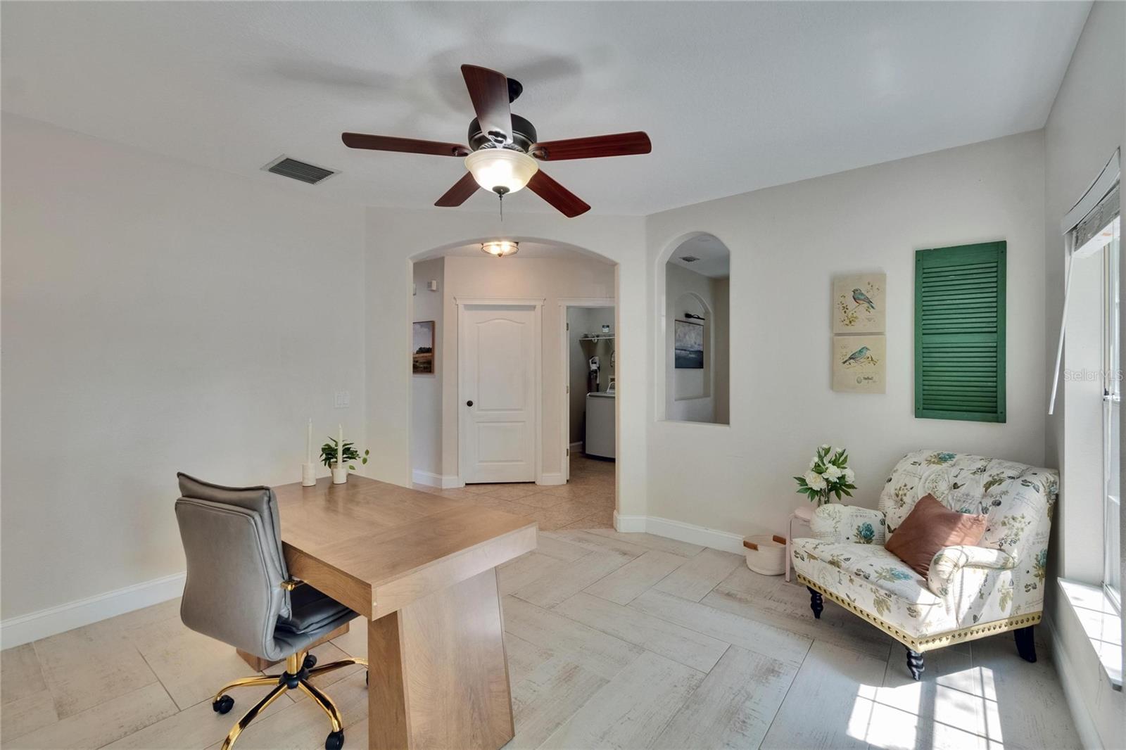Image 13 of 100 For 5918 Beaconpark Street