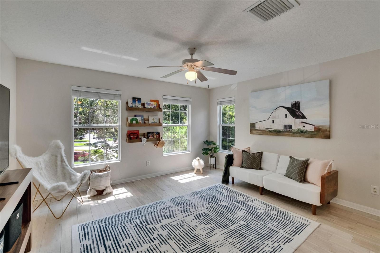 Image 32 of 100 For 5918 Beaconpark Street