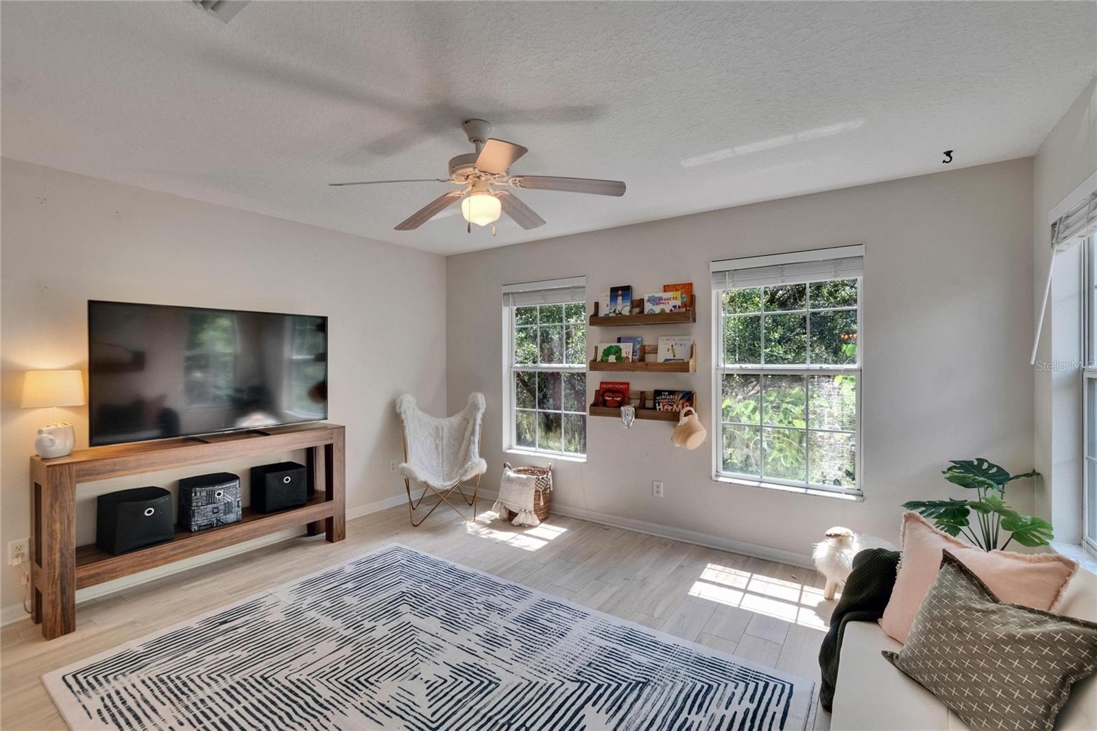 Image 33 of 100 For 5918 Beaconpark Street