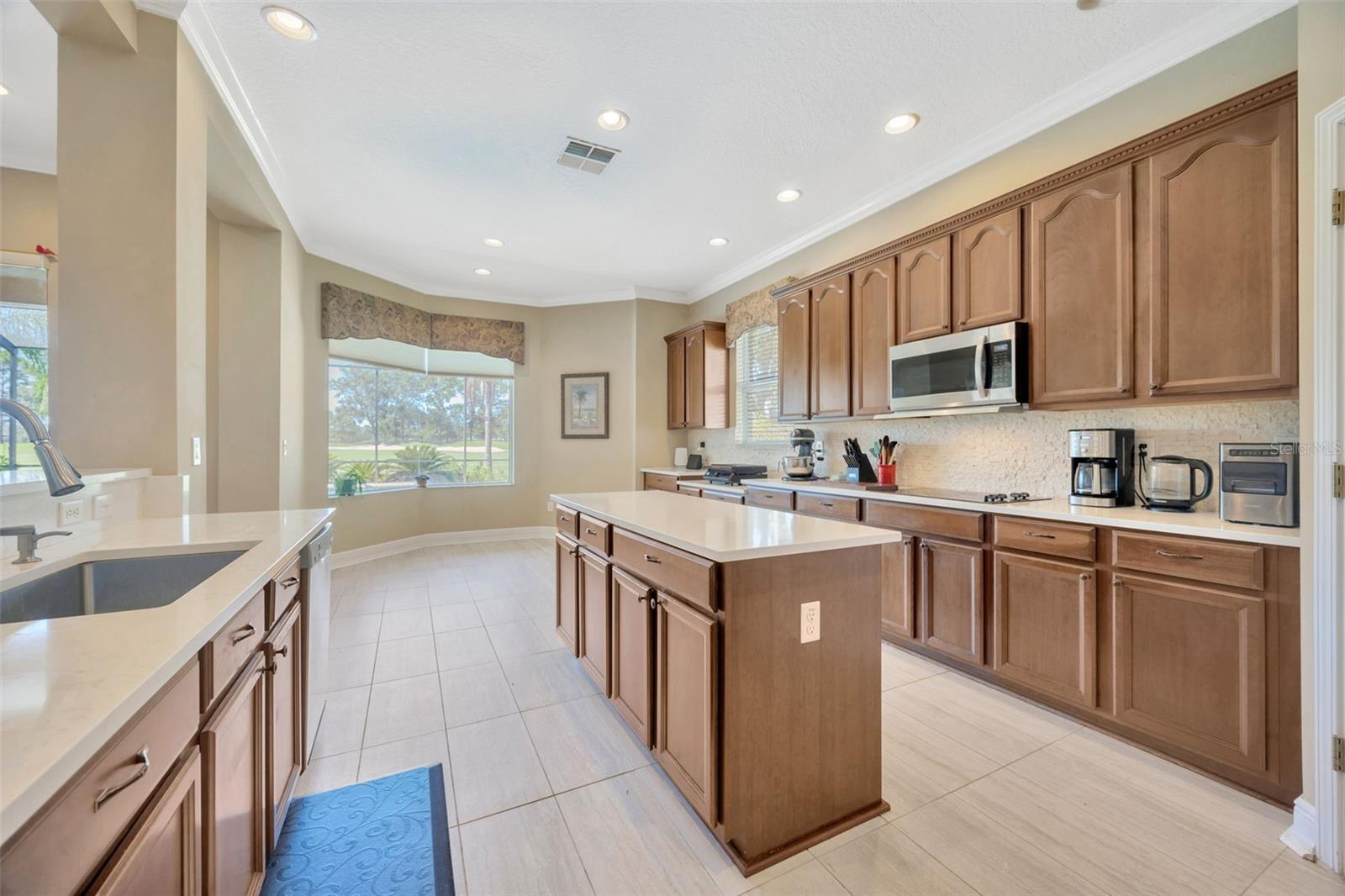 Image 14 of 49 For 23320 Dinhurst Court
