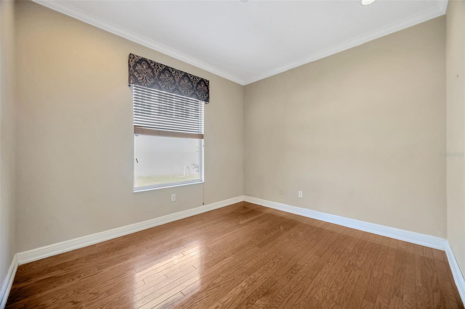 Image 16 of 49 For 23320 Dinhurst Court