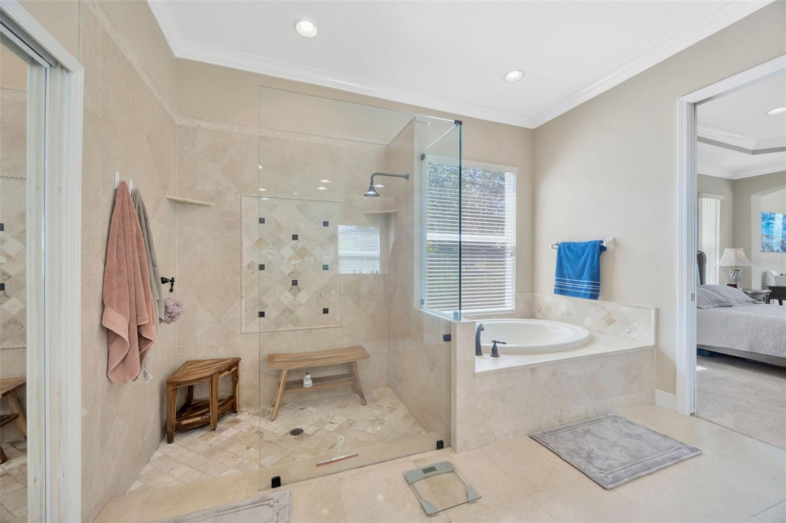 Image 23 of 49 For 23320 Dinhurst Court
