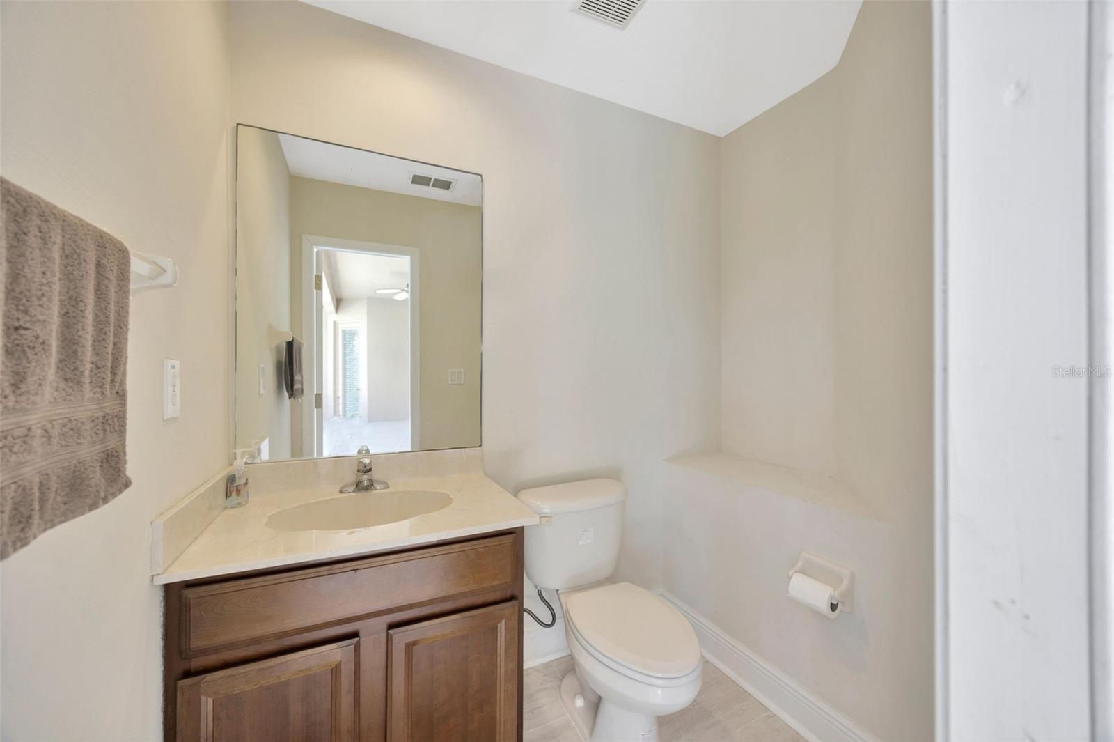 Image 41 of 49 For 23320 Dinhurst Court