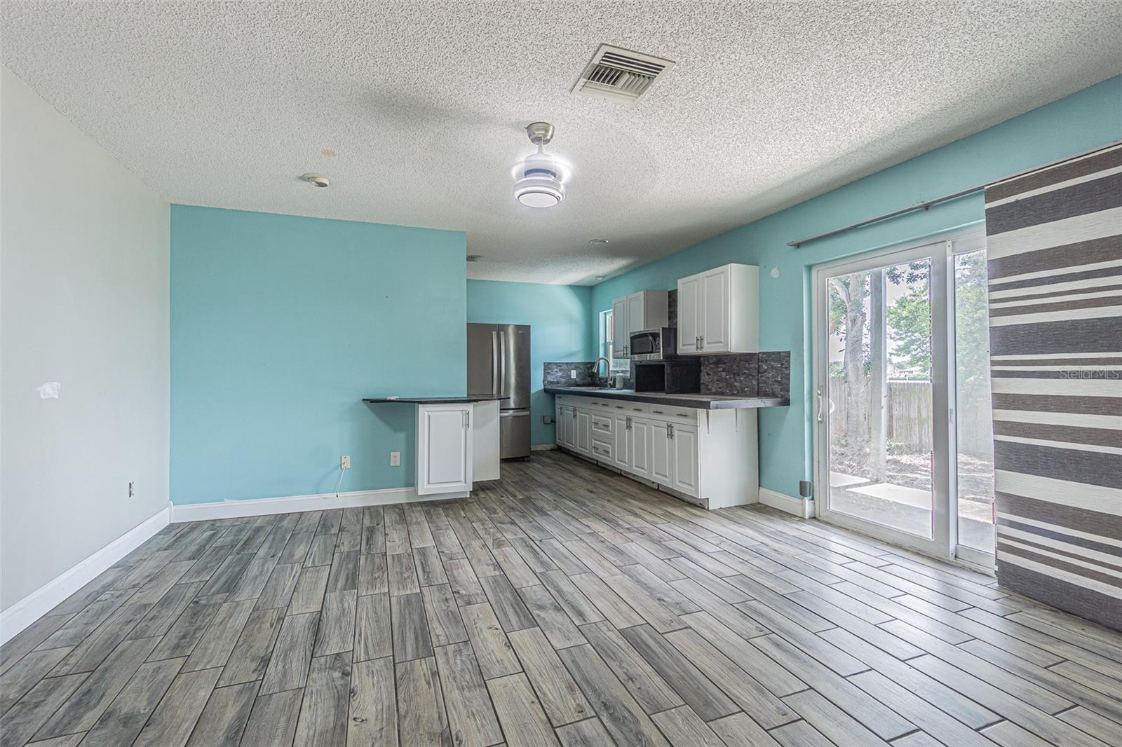 Image 4 of 68 For 739 Chesapeake Drive