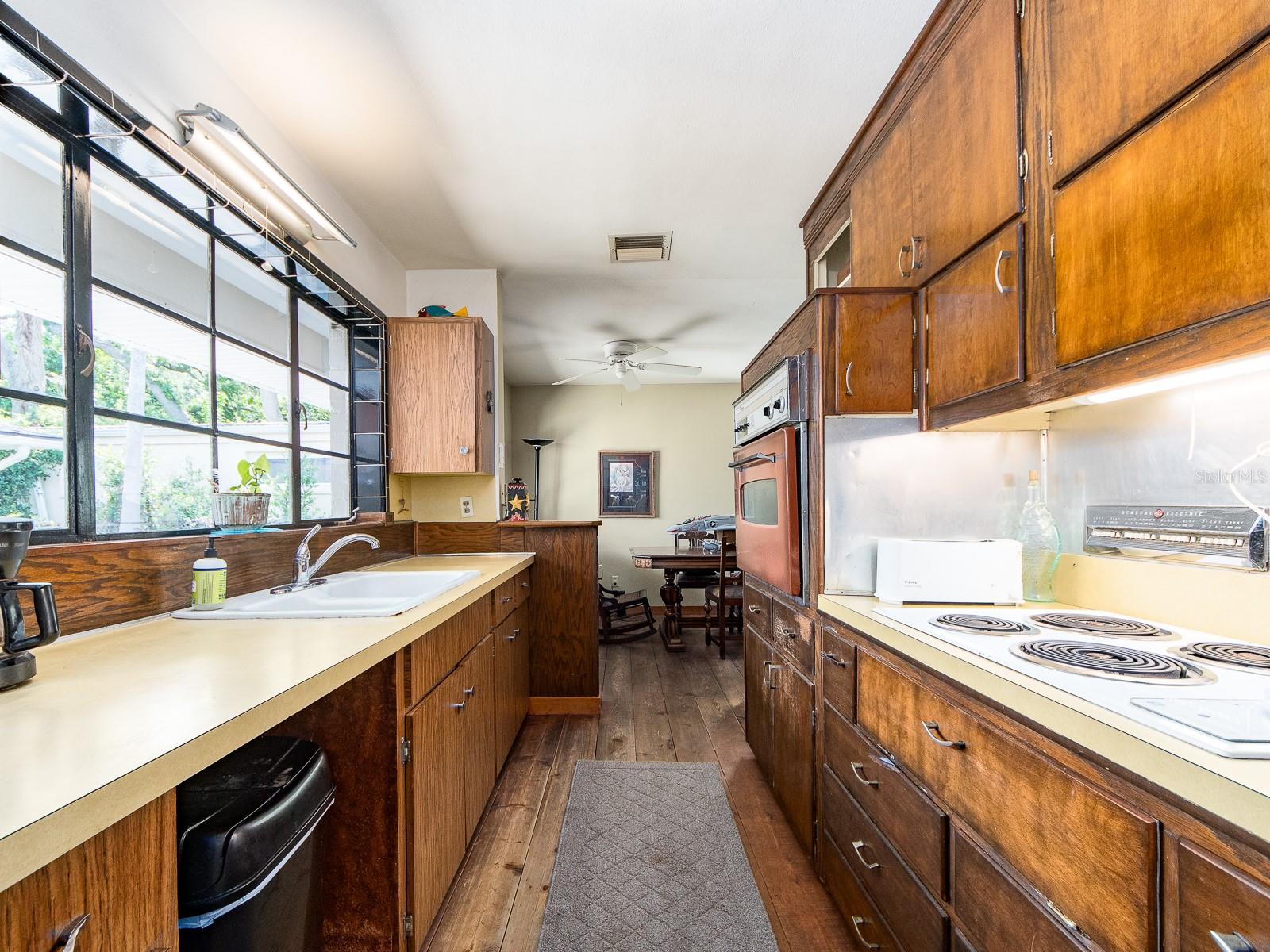 Image 11 of 23 For 1136 Granada Street