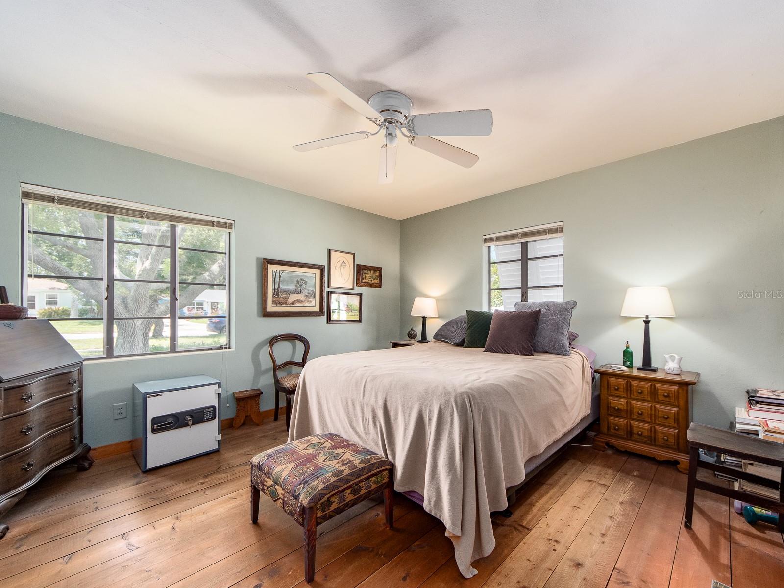 Image 18 of 23 For 1136 Granada Street