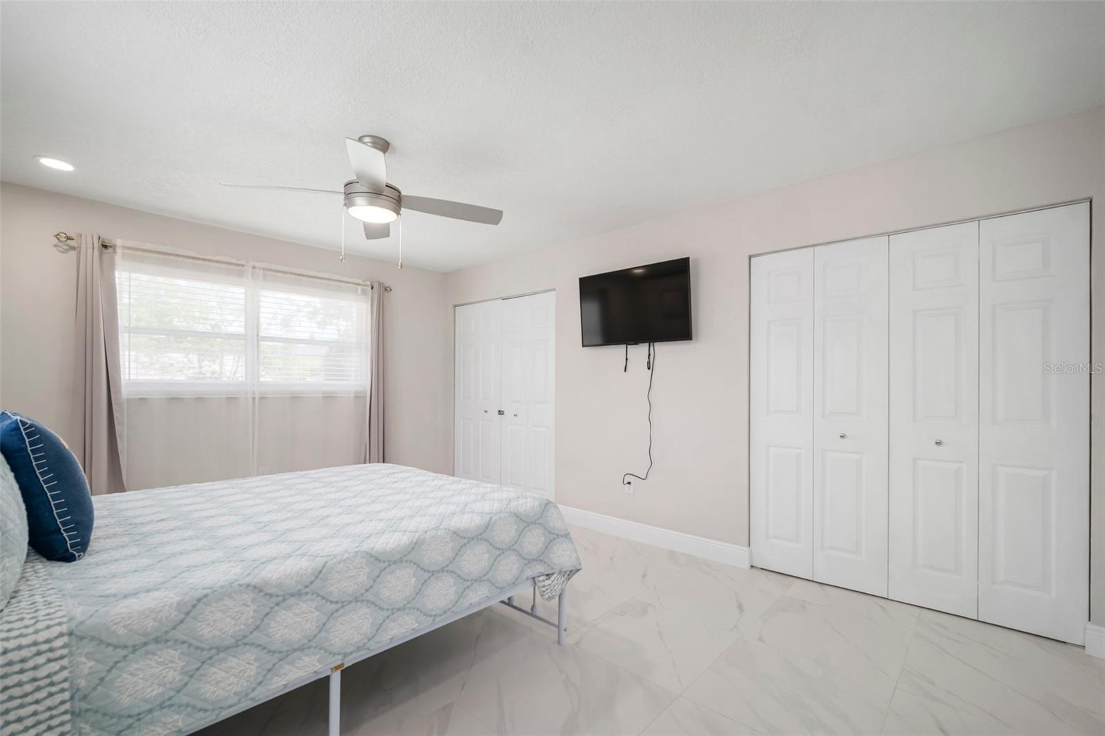 Image 15 of 48 For 1712 Azalea Court A