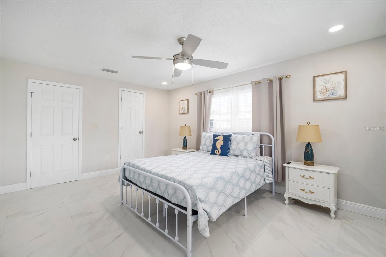 Image 17 of 48 For 1712 Azalea Court A